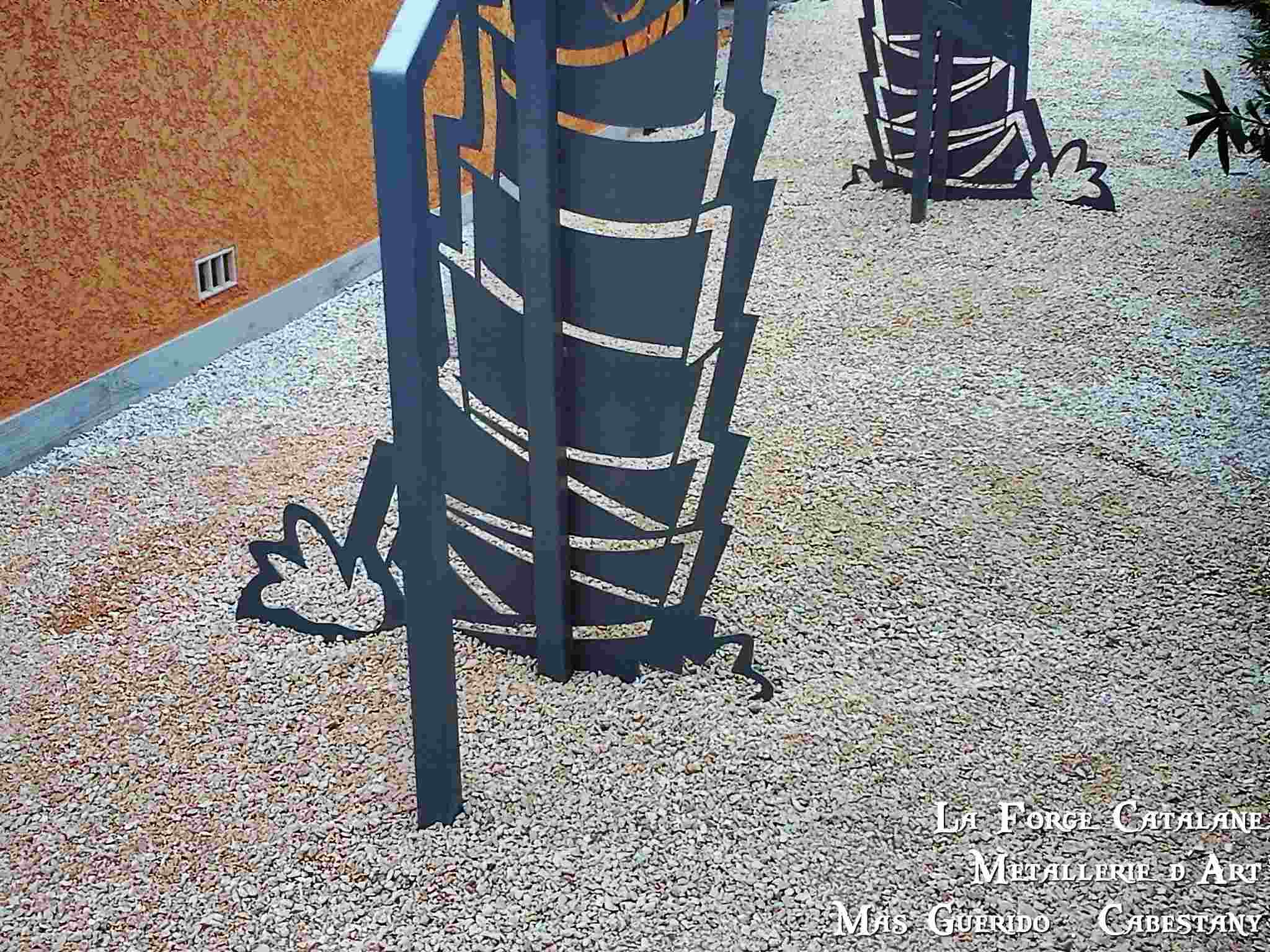 etendoir decoupe laser arbre forge catalane  forge catalane.jpg